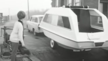 Een varende caravan…al in 1967! Een varende caravan…al in 1967!