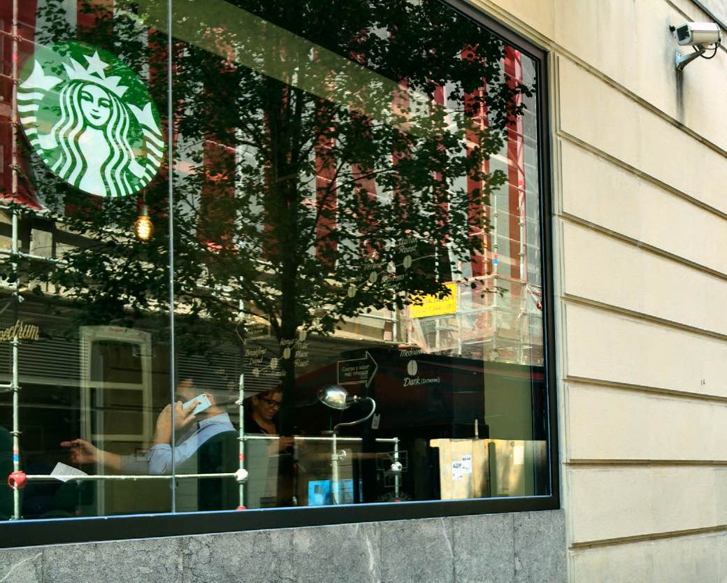 Starbucks verovert Nederlandse bioscopen Starbucks verovert Nederlandse bioscopen