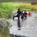Dagje uit: Mariniers leggen obstacle run aan in de polder
