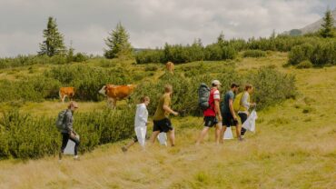 Zo worden de bergpaden in Tirol tijdens herfstwandelingen opgeruimd