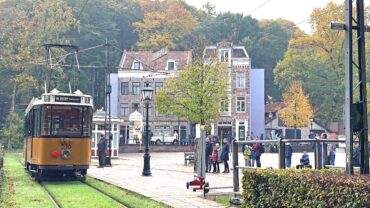 Leer zelf een tram besturen in het Openluchtmuseum