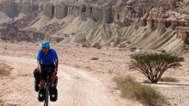 Oman per fiets via de mooiste routes door bergen en woestijn