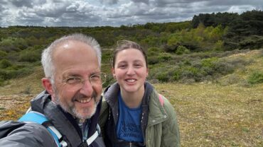 Regen, rust en gesprekken die blijven hangen — wandelen met je dochter langs het Kustpad