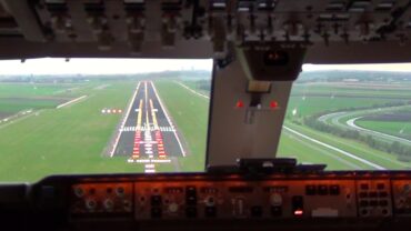 Meekijken bij KLM-landing op Schiphol Meekijken bij KLM-landing op Schiphol