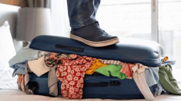 Zo verklaart een psycholoog onze overvolle vakantiekoffer Zo verklaart een psycholoog onze overvolle vakantiekoffer