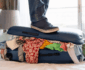 Zo verklaart een psycholoog onze overvolle vakantiekoffer Zo verklaart een psycholoog onze overvolle vakantiekoffer