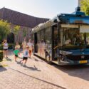 Primeur: gratis zelfrijdende bus vervoert bezoekers tussen Efteling en hotels Primeur: gratis zelfrijdende bus vervoert bezoekers tussen Efteling en hotels